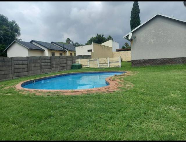 3 BEDROOM HOUSE FOR SALE IN BIRCHLEIGH NORTH